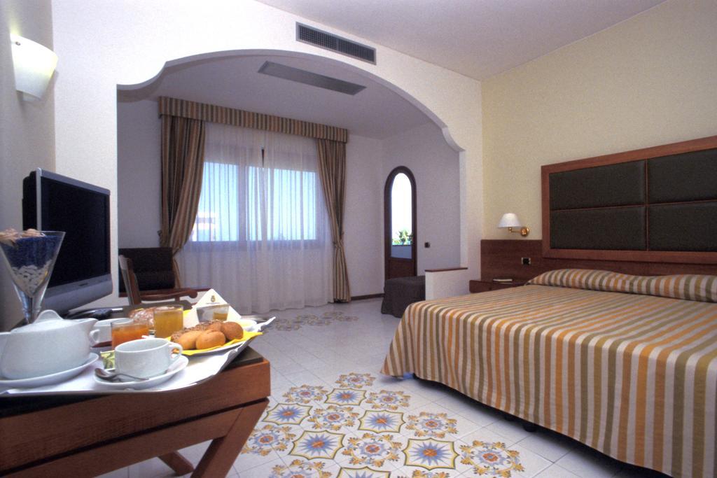 Hotel Grand Don Juan 4*